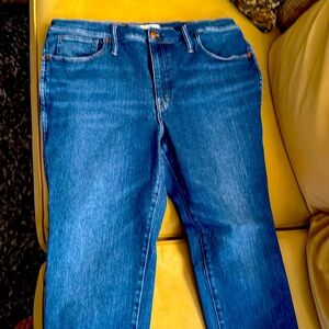 Like new Madewell skinny jeans. Size 33. Excellent condition.